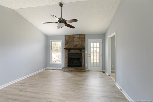 Building Photo - 1785 Rim Rd