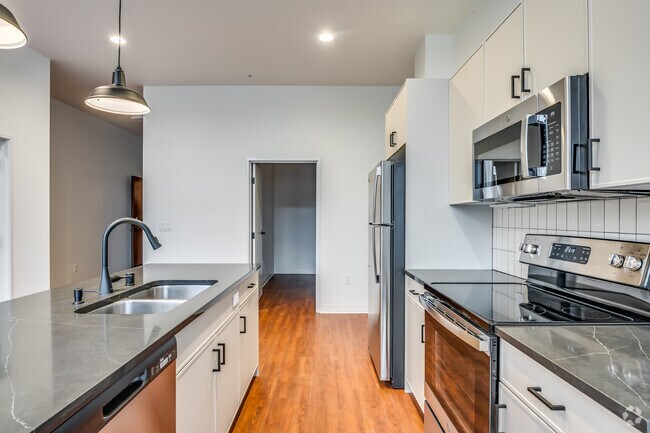 2BR, 2BA - 1020SF - Cocina - The Press Apartments