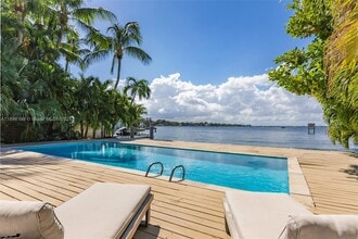 Building Photo - 8220 Hawthorne Ave