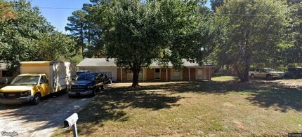 Building Photo - 9313 Pine Grove St