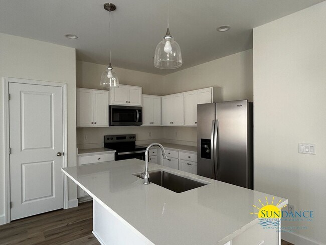 Foto del edificio - Brand-New 3 Bedroom Townhome in Fort Walton Beach!