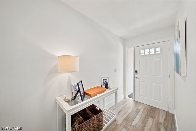 Foto del edificio - 544 10th Ave S