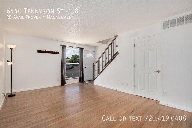 Foto del edificio - 6440 Tennyson St