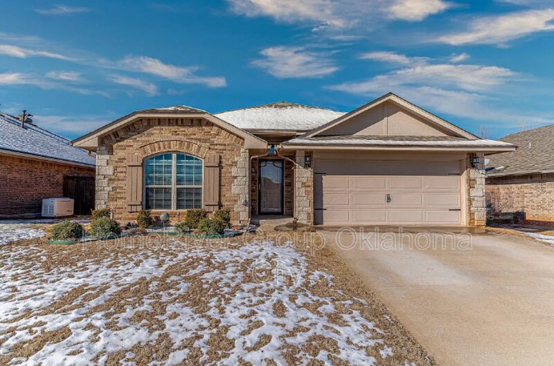 Primary Photo - 2421 Shell Dr