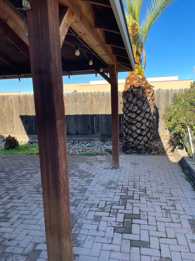 Foto del edificio - Stunning 3-Bedroom, 2-Bath Home with Elegant Features – Ready for Immediate Move-In