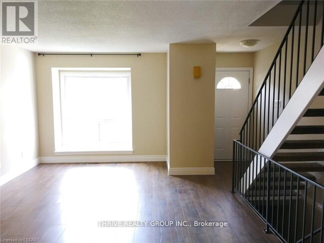 Building Photo - 70 Fiddlers Green Rd