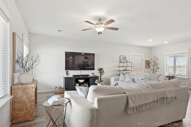 Foto del edificio - 7412 E 89th Pl N