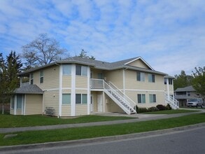 Building Photo - 917 Orchid Pl