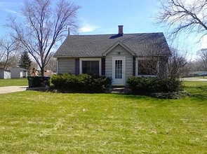 Building Photo - 39265 N Holdridge Ave