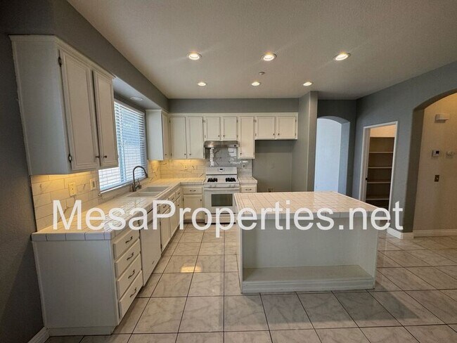 Building Photo - 7648 Newberry Ln