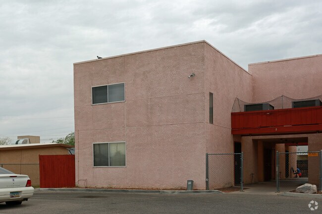 Building Photo - 5417 E 30th St