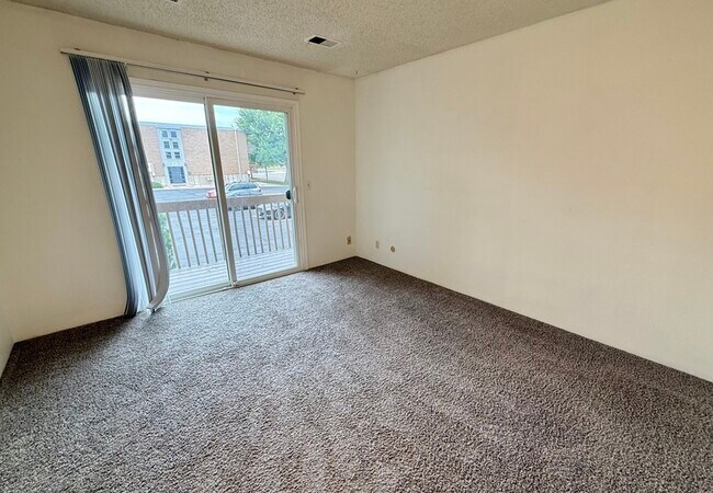 Building Photo - 1606 Cottonwood Dr