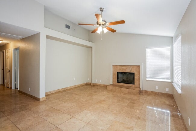 Building Photo - 3424 Edgehill Way