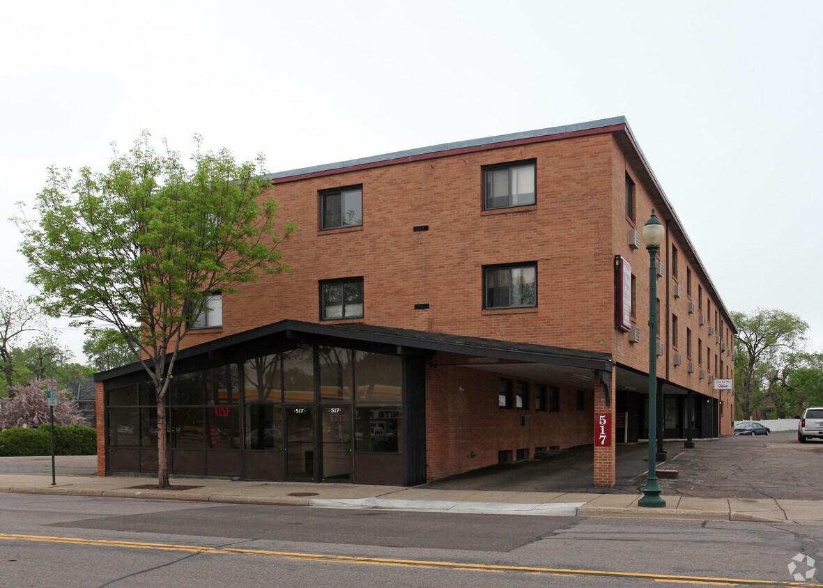 Hopkins Park Plaza Apartments Hopkins, MN