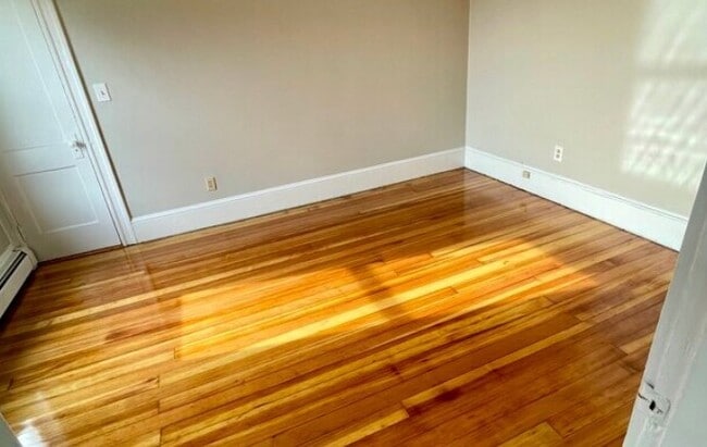 Foto del edificio - 576 Providence St