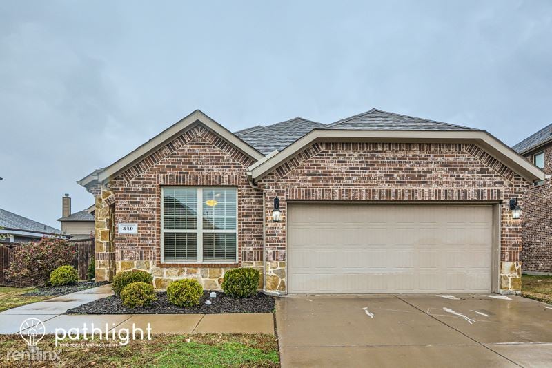 Foto principal - 5 br, 2 bath House - 540 Hunt Farms Road UNIT