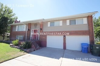 Building Photo - 2489 S Fairway Dr