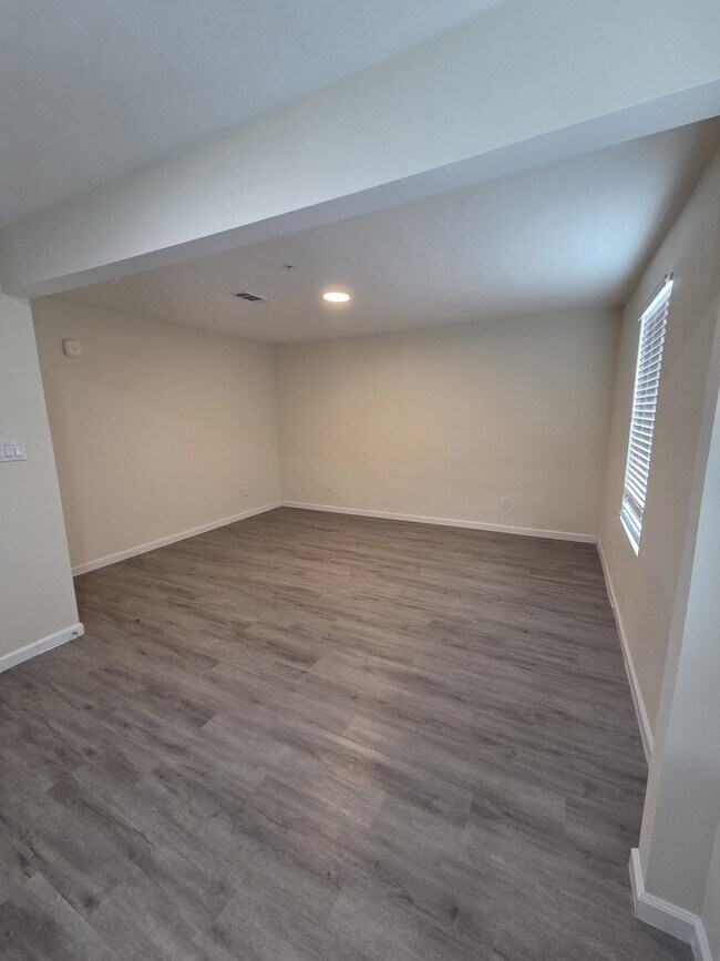 Foto del edificio - 355 N 18th St
