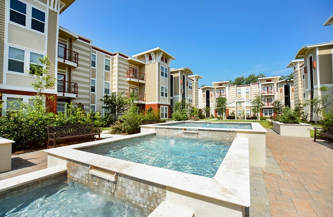 Foto del edificio - Artesia Apartments