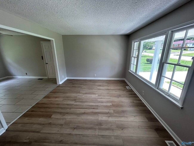 Foto del edificio - 6203 Colfax Rd NW