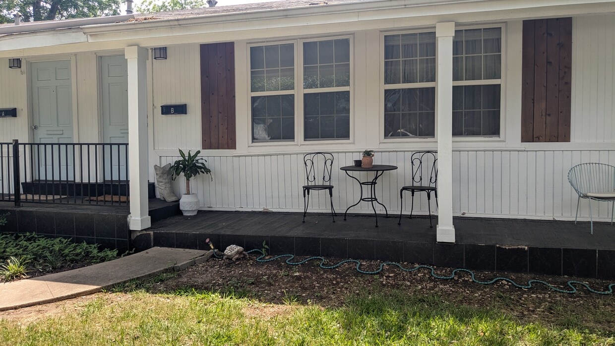 Primary Photo - 2211 Stamford Ln