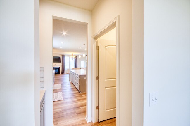 Foto del edificio - 14902 Anees Ln