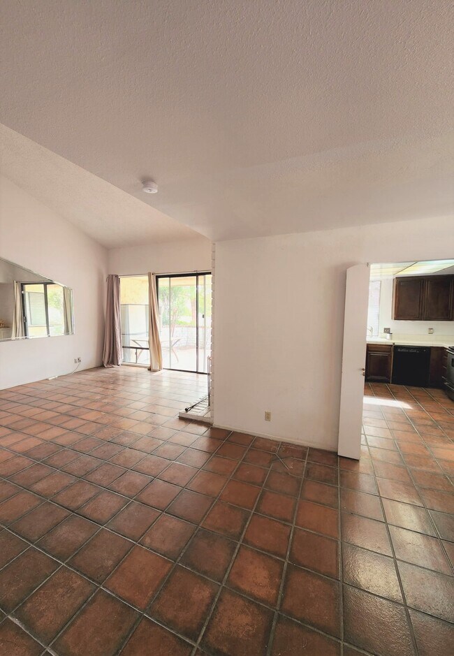 Building Photo - 3049 Conquista Ct