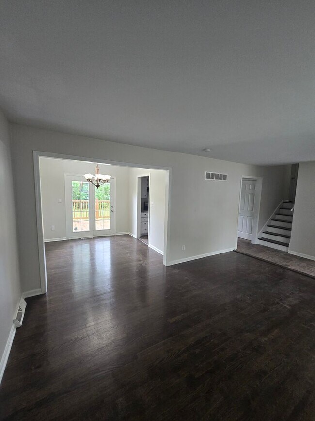 Foto del edificio - 4 bedrooms 2 bedroom fenced in yard