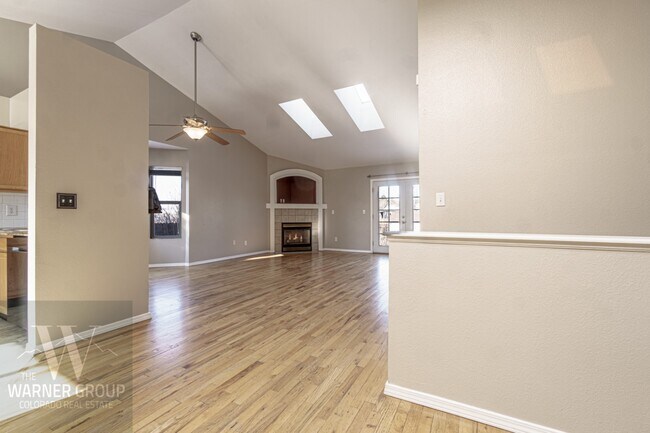 Building Photo - 833 Candlestar Loop N