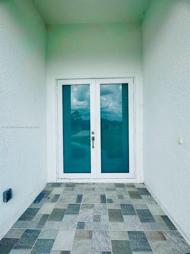 Foto del edificio - 1731 Unice Ave N
