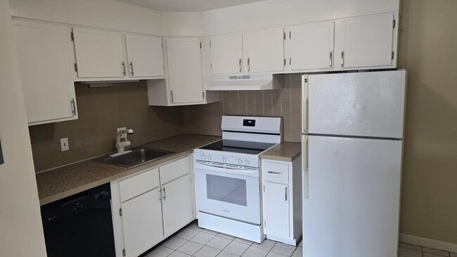 Building Photo - 176 Maple Ave