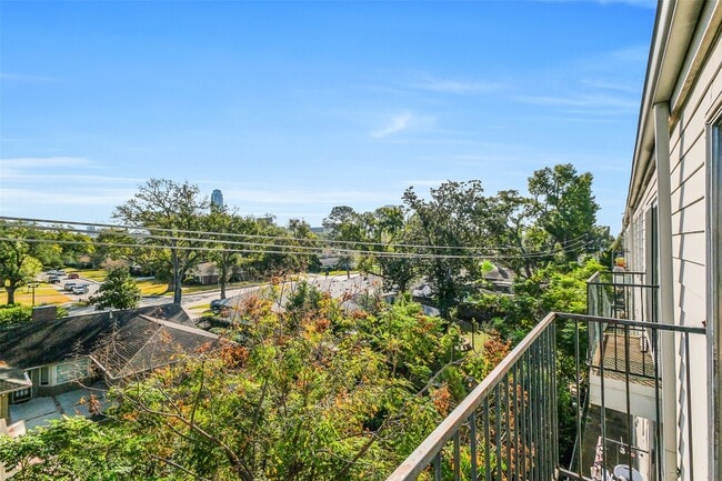 Building Photo - 2333 Bering Dr