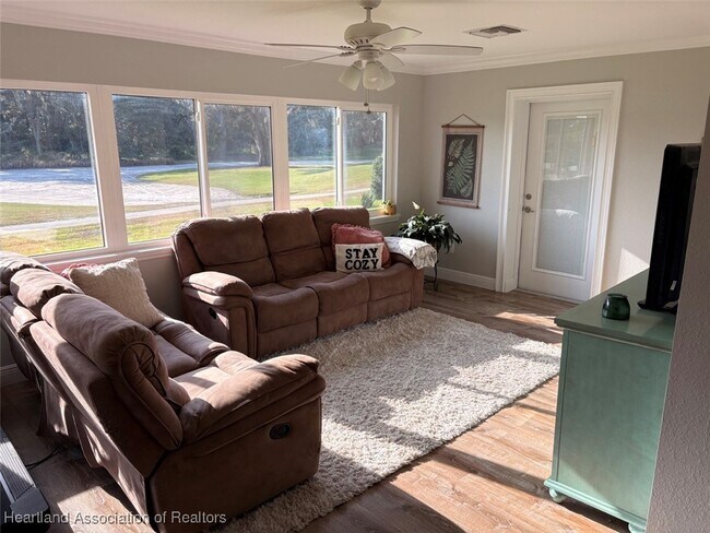 Building Photo - 7087 Strafford Oaks Dr