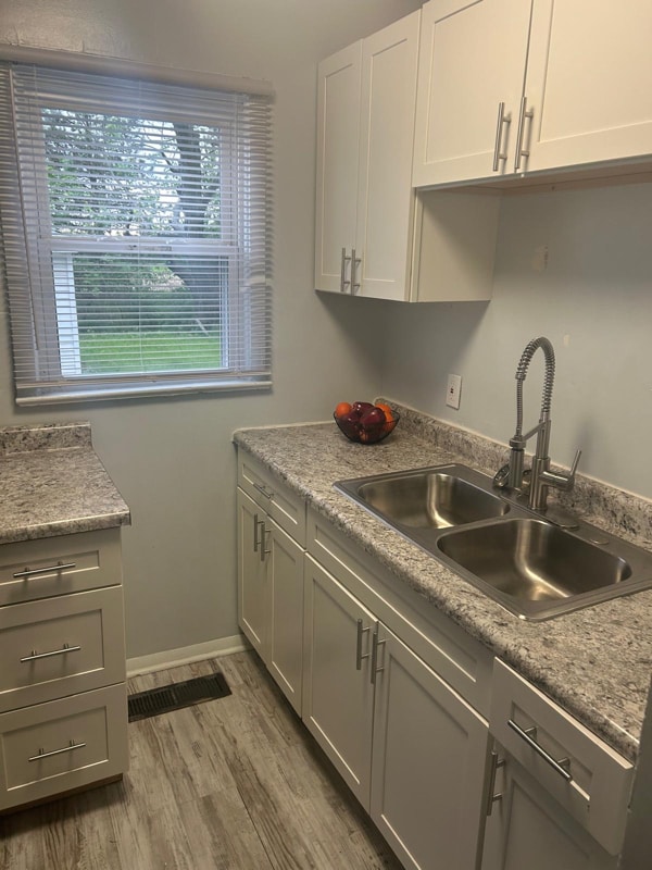 Foto del edificio - 4420 E 154th St