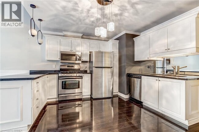 Building Photo - 66 Harris Ave