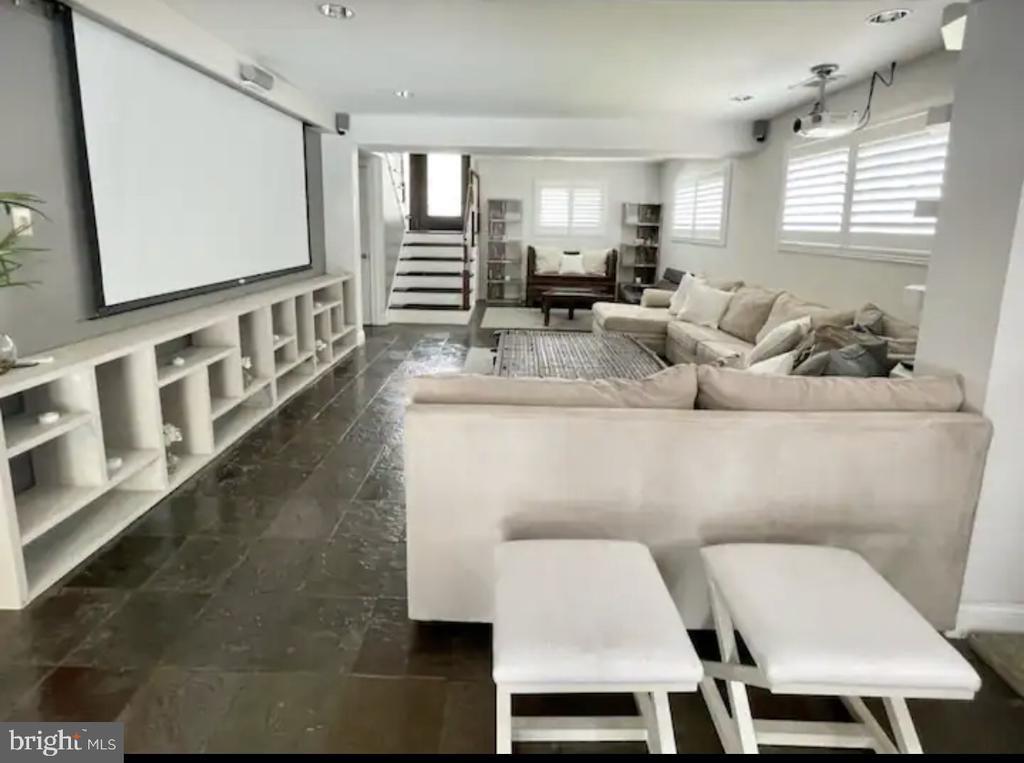 Foto principal - 3522 Rockway Ave