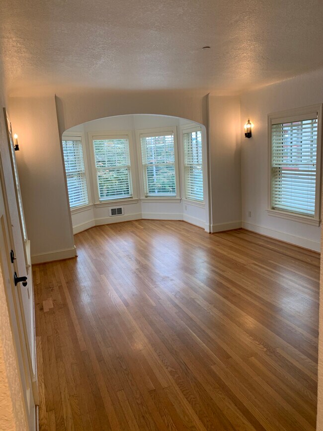 Living Room - 1705 Taylor Ave N