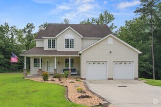 Building Photo - 182 Saddletown Rd