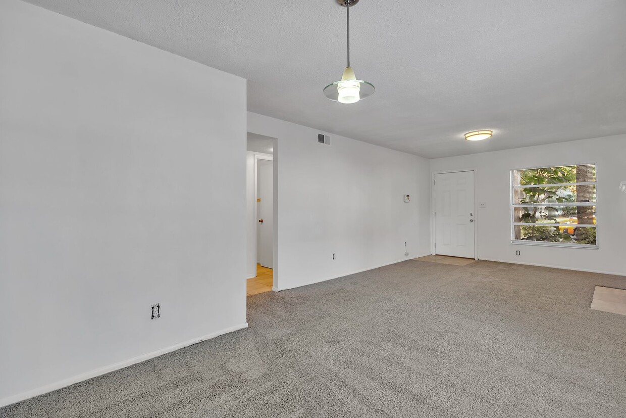 Primary Photo - Beautiful 2/2 Condo close to the Orlando I...