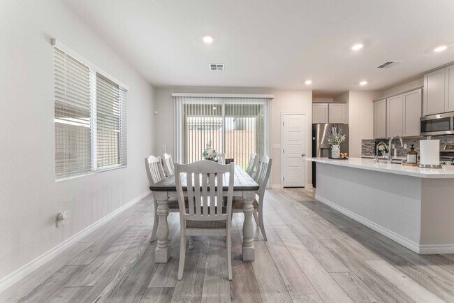 Building Photo - Modern Luxury Living: Spacious Retreat wit...