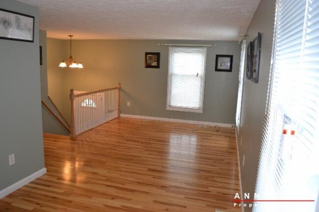 Building Photo - 1607 Revell Downs Dr