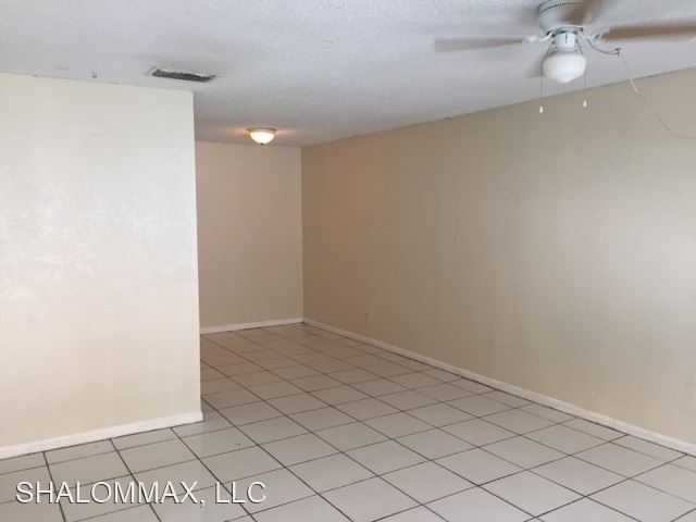 Building Photo - 2 br, 1 bath House - 5212 NW 24 ST unit 154