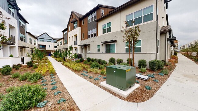 Foto del edificio - Delightful 3/2.5 condo in Rancho Cucamonga...