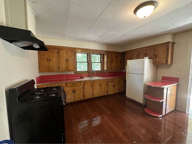 Building Photo - 411 N Soileau St