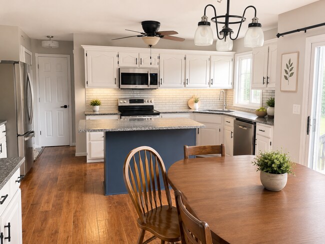 Foto del edificio - 2133 Cobblestone Rd