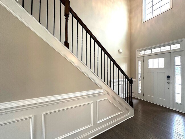 Foto del edificio - !!!!Spacious and Charming 5BR 3.5BA Home w/ Beautiful Kitchen • Fenced Yard in Charlotte