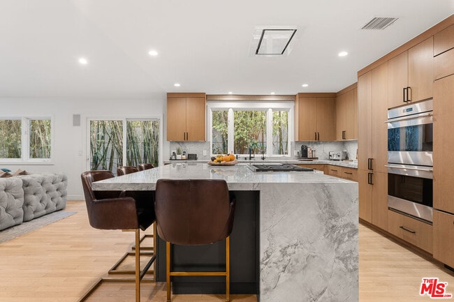 Foto del edificio - 3355 Alana Dr