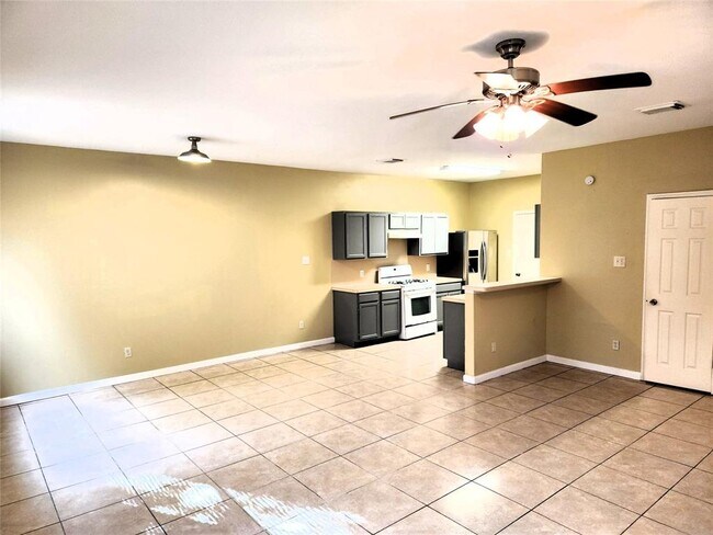 Building Photo - 15515 Waldron Cir