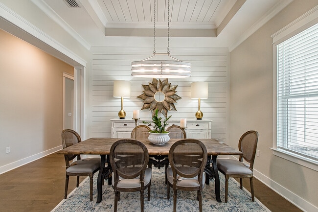 Building Photo - 327 Nandina Loop