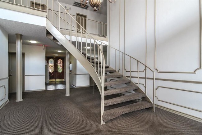 Foto del edificio - 2824 Briarhurst Dr
